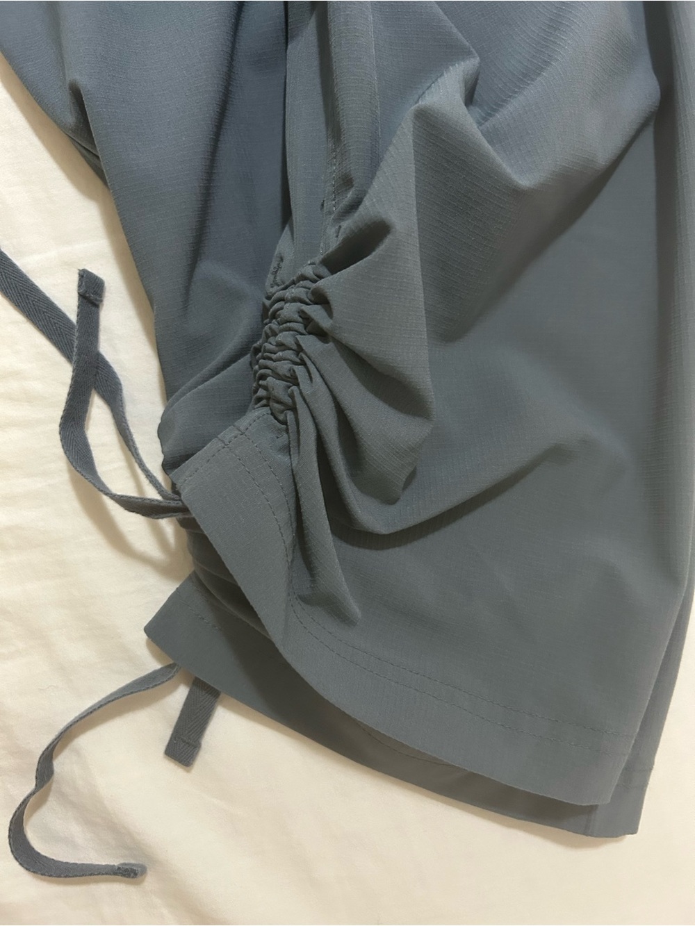 Eddie Bauer Ripstop Hiking Capri Pants Slate Gray Ruched Trail Tech Size 10 - Picture 9 of 10
